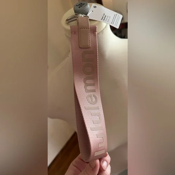 Lululemon Athletica Blush Baby Pink Never Lost Keychain Wallet Wrist Strap - Picture 3 of 11